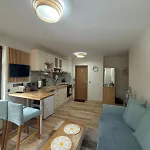 Line Apartment *